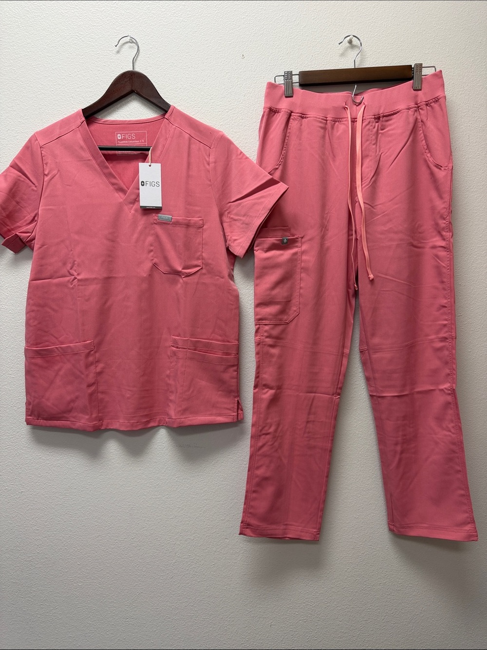 Figs Women's Straight Leg Scrub Set in Rose Pink
